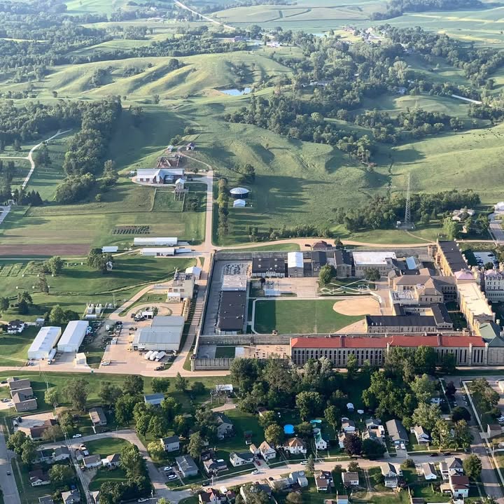 We flew again last night in the Anamosa area to the delight of the people who live there.