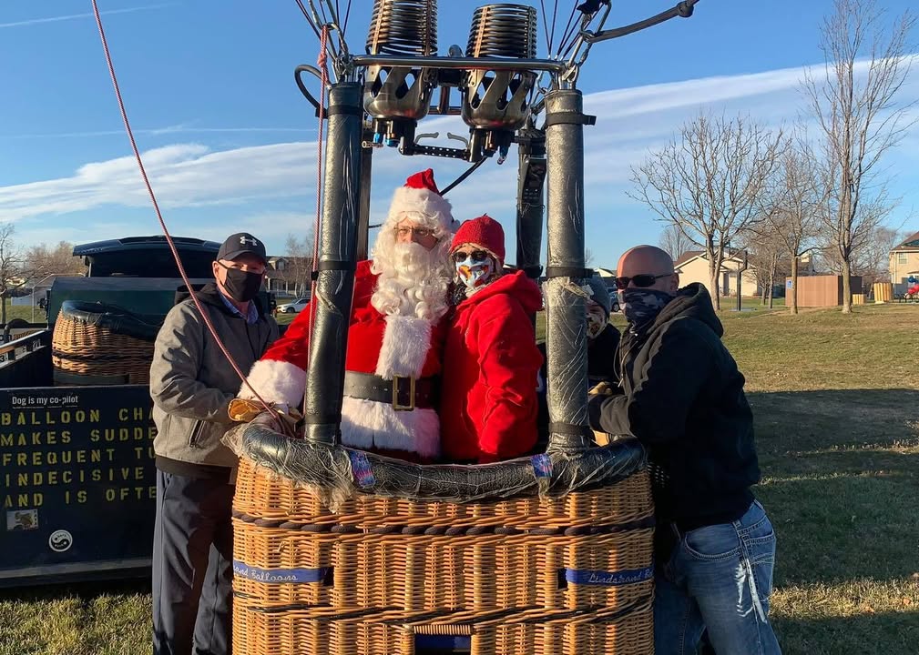 Santa made an appearance today over Marion in my hot air balloon.
