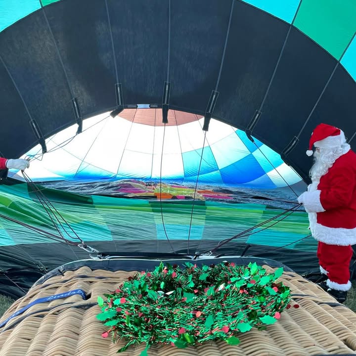 Thank you Santa for helping me get my balloon inflated.
