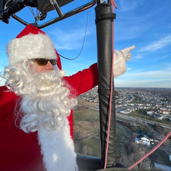 Thank you Santa for helping me get my balloon inflated.