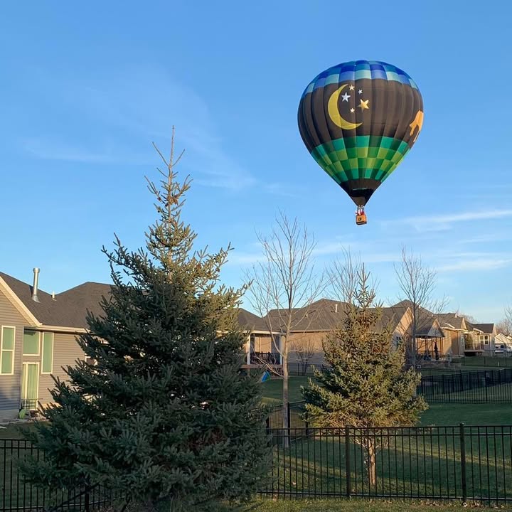 Thank you Santa for helping me get my balloon inflated.