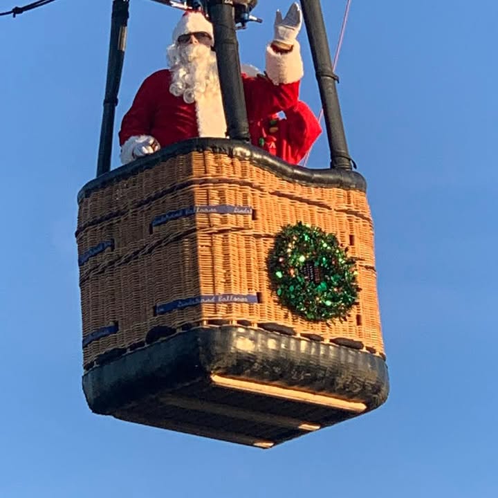 Thank you Santa for helping me get my balloon inflated.