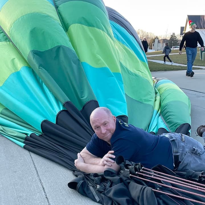 Thank you Santa for helping me get my balloon inflated.