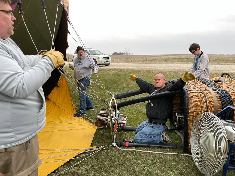 It wasn’t a very pretty ballooning day but it was a flyable day.