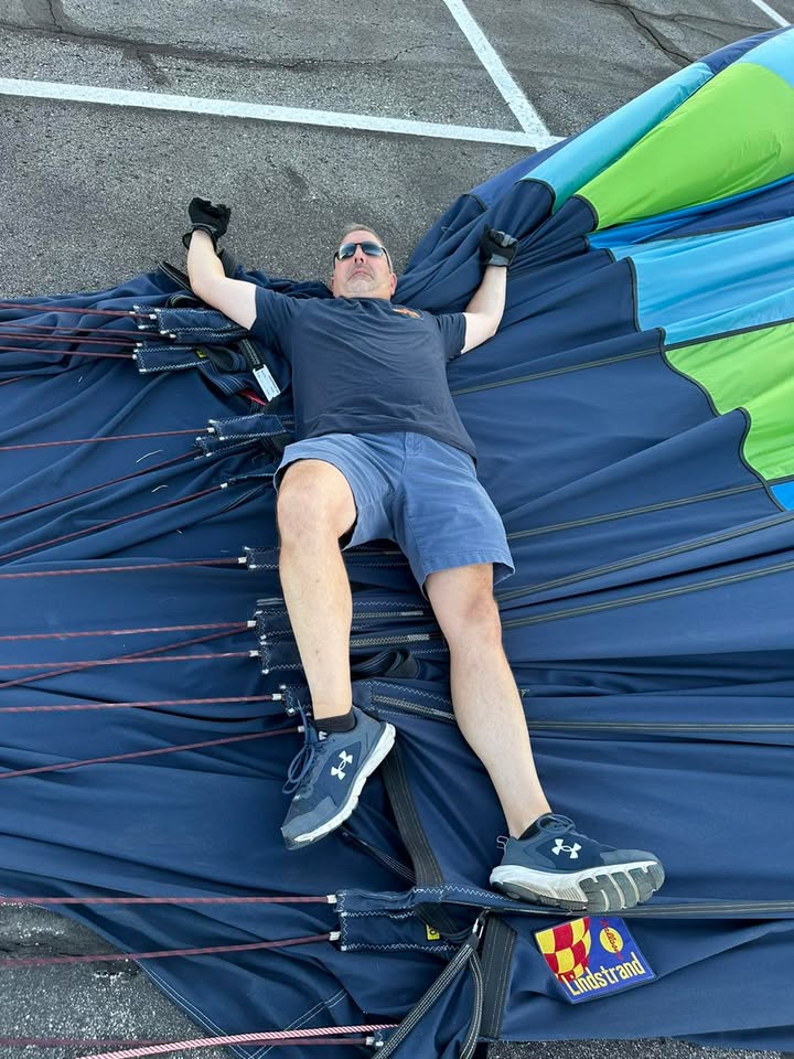 Last night, Chris and i launched together and landed together.